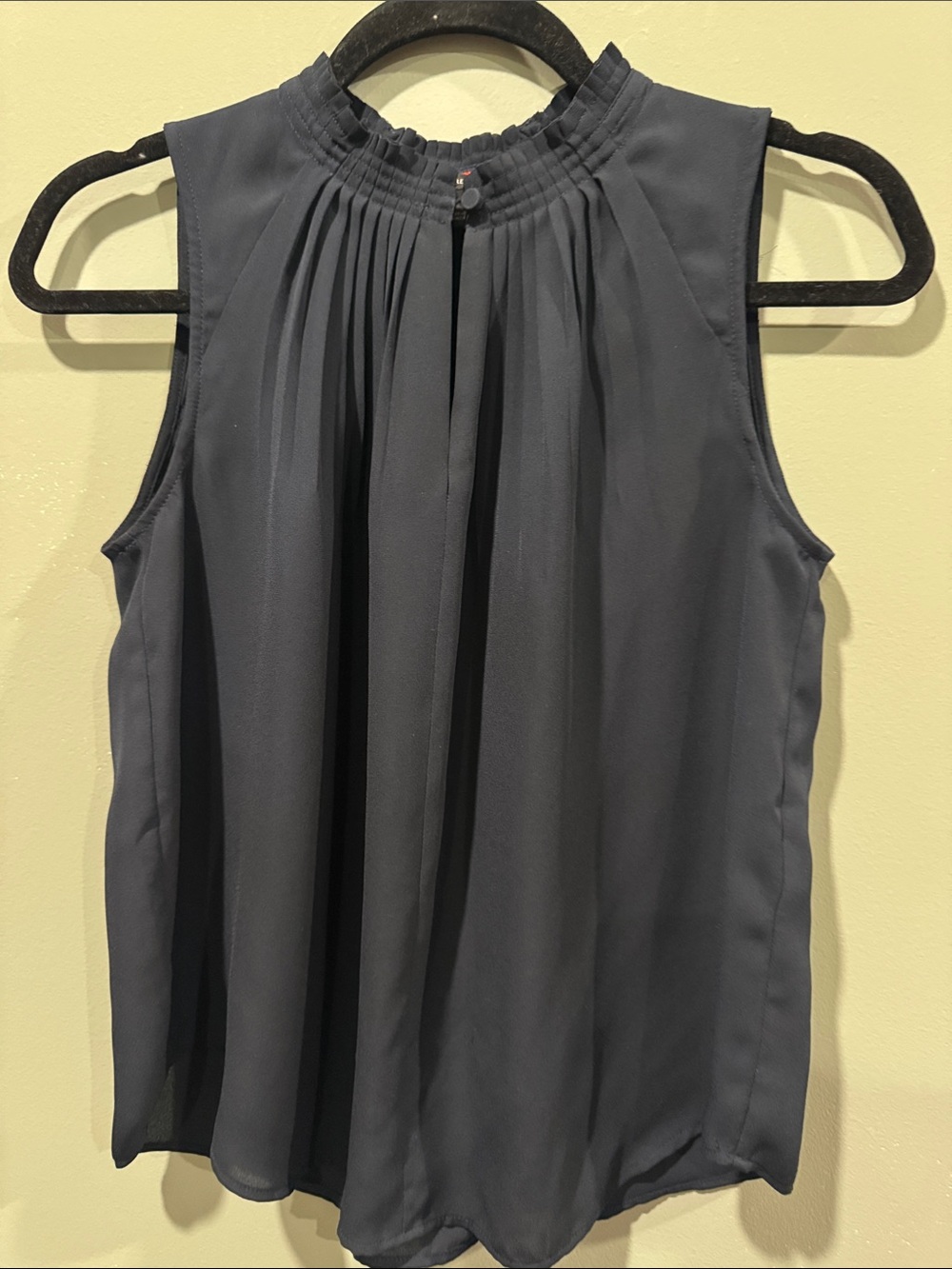 Banana Republic Navy Sleeveless Pleated V-Neck Camisole